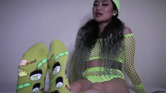 oriental Bombshell Loses her Toejob Virginity pov (Solo) -- Alicia Hebi