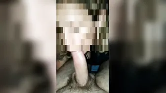 Me despierta chupando la pija  Y después se pone a jugar con la pija con ese tremendo culo 