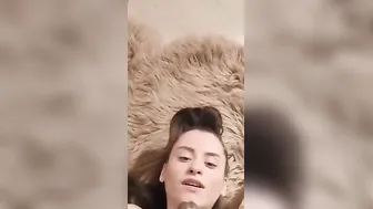 Elle prend une Ejaculatiom faciale après une bonne pipe