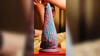 Ride my sex toy until cumming