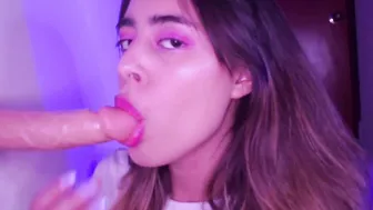 I suck this realistic sex toy and I love it- Salmakia