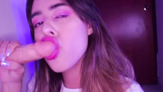 I suck this realistic sex toy and I love it- Salmakia