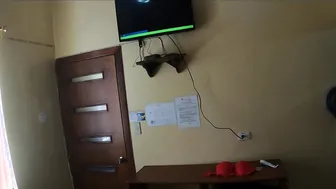 La profesora de educación física me da clases de sexo anal