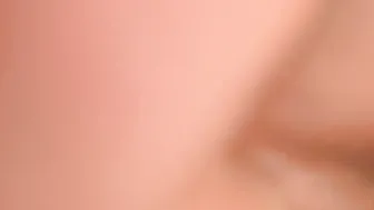 Fidanzata con la figa pelosa si prende two jizzed nel suo piccolo CULO stretto