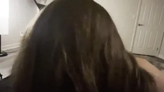 Gets oral sex from a Tinder skank