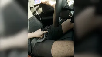 Amateur hand job and fellatio while driving - Gf on the road