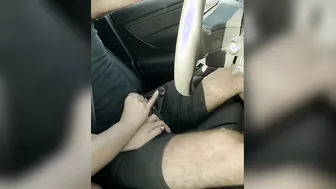 Amateur hand job and fellatio while driving - Gf on the road