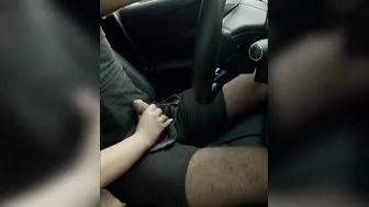 Amateur hand job and fellatio while driving - Gf on the road