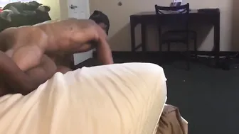 Arquez fuks Rico Pruitt off of the bed
