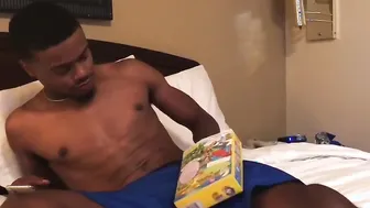 Arquez fuks Rico Pruitt off of the bed