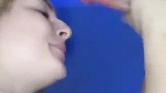 Beauty blows huge penis