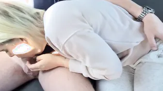 Blonde give me a fellatio inside the back seat of moving vehicle