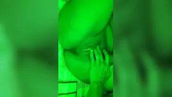Mamada de coño jugoso dedo en el culo de madura hispanic