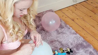 Balloon play and popping