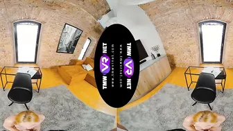 TmwVRnet - Lulu Love - Bro opens the door and