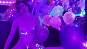Toke Smoke  Riding my vibrator under blacklights