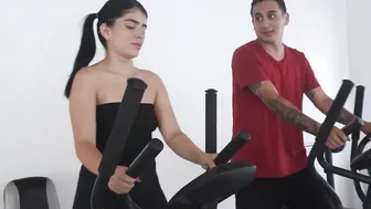 Sex inside the gym into the neighorhood / Abby Montano - DaniClarkOficial