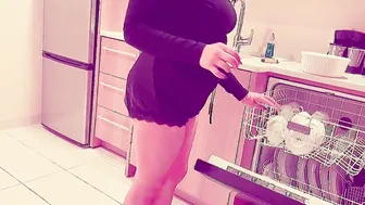 Red Haired Housemaid With Freckles Tries Big Black Dick For The First Time