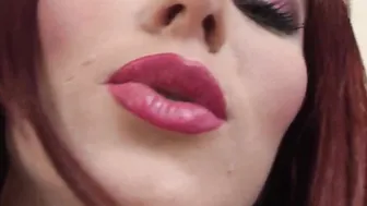 Leyla ride the huge Penis from her Neighbour