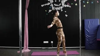 Tamara Neto Enjoying being flexible and stretchy