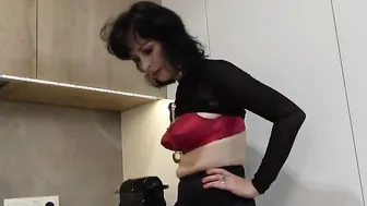 Older MILF with soaking cunt takes several vibrators