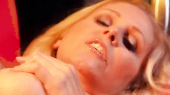 Self Pleasuring milf Julia Ann Finger Bang Her Tight Love Hole