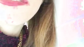 Vends-ta-culotte - Goddess women drooling bj on a sex toy
