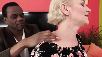 Perfect gilf fuck by her ebony mistress