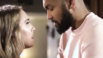 Bombshell Blonde Asks Her Bf To Gives It To Her