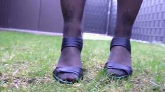 Secretary high heels turf job with crazy soles - projectsexdiary