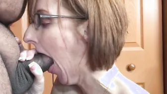 SIe hatte noch nie so einen kleinen Schwanz im Mund