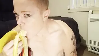 Cheeky porn video – Oral Sex technique on banana... wanna watch more?
