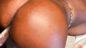 Gigantic butt MILF getting satisfied and creams on his cock