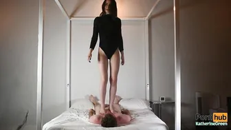 Gf Katherine Tramples a willing Sub