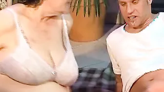 Very mature old lady didnt know cum on her face