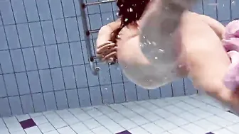 Paulinka mega amazing gigantic titted underwater - 18 yo
