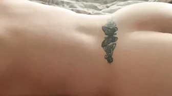 Amateur Ex-Wife Showing Her Fat Booty To The Landscapers