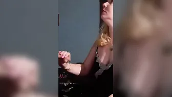 Je suce discret au travail
