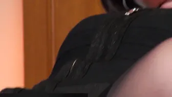 hot dark hair wants to plowed the technician