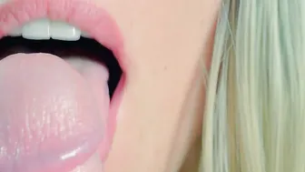 Hottest amateur blonde GF blows penis