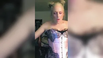 mom masturbates to completion on camera with Jenna Dikkben
