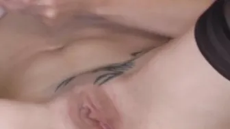 Young bimbo into cam