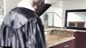 Before Graduating from College My Cougar Promised to Nailed Me the Same Day after Gets the College Tittle
