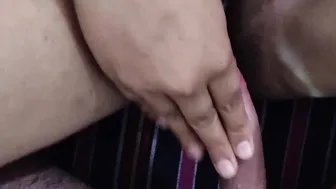 Invited the next door cunt with mouth to the house on the pretext of MILF and get her clothes off quickly.