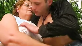 Saggy grandma ravaged by tight young bro public