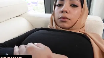 Hijab Hookup - Muslim Bae Doing Fasting Eats Gigantic Juicy