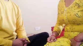 Baap se kuch nahi hota to bete ki randi ban