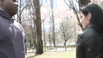 big black cock fickt die Frau seines Kumpel als er dabei ist