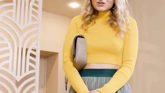 HUNT4K. chick ignores BF and give booty to more interesting mistress