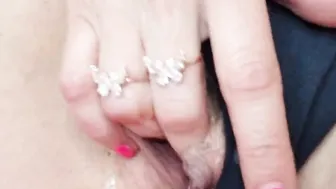 meaty soak vagina comes for the first time with a